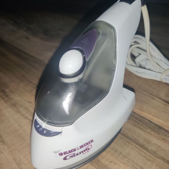 Black & Decker Gizmo Steam 'N Crease 3 In 1 Iron M - Picture 2 of 9
